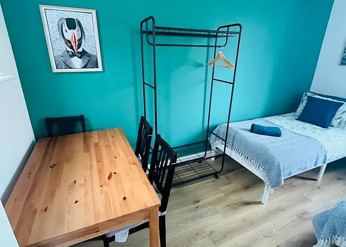 Guest Rooms 15 Minutes To Central London
