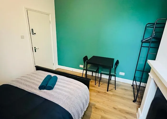 Guest Rooms 15 Minutes To Central London