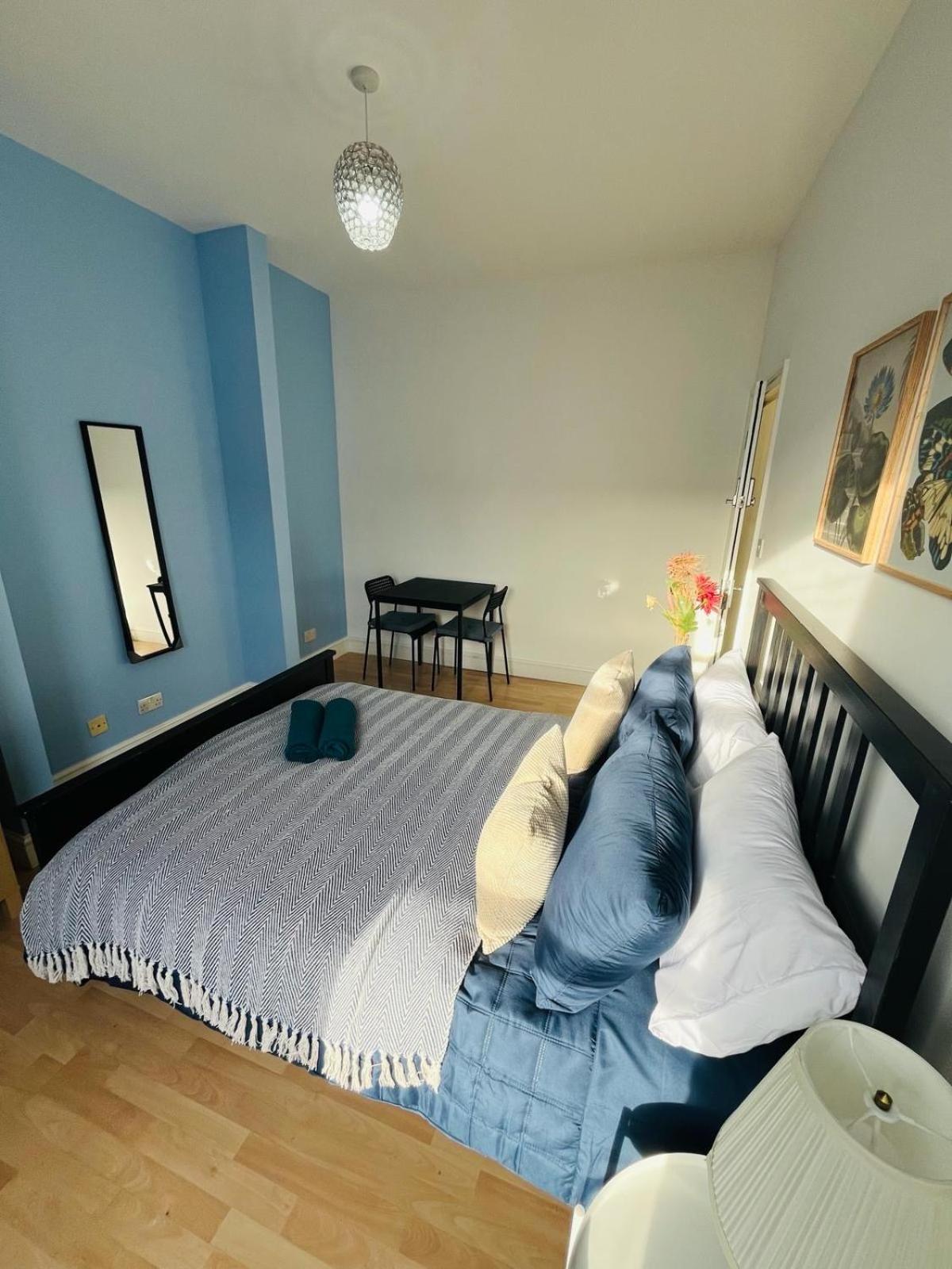 Homestay Guest 15 Minutes To London