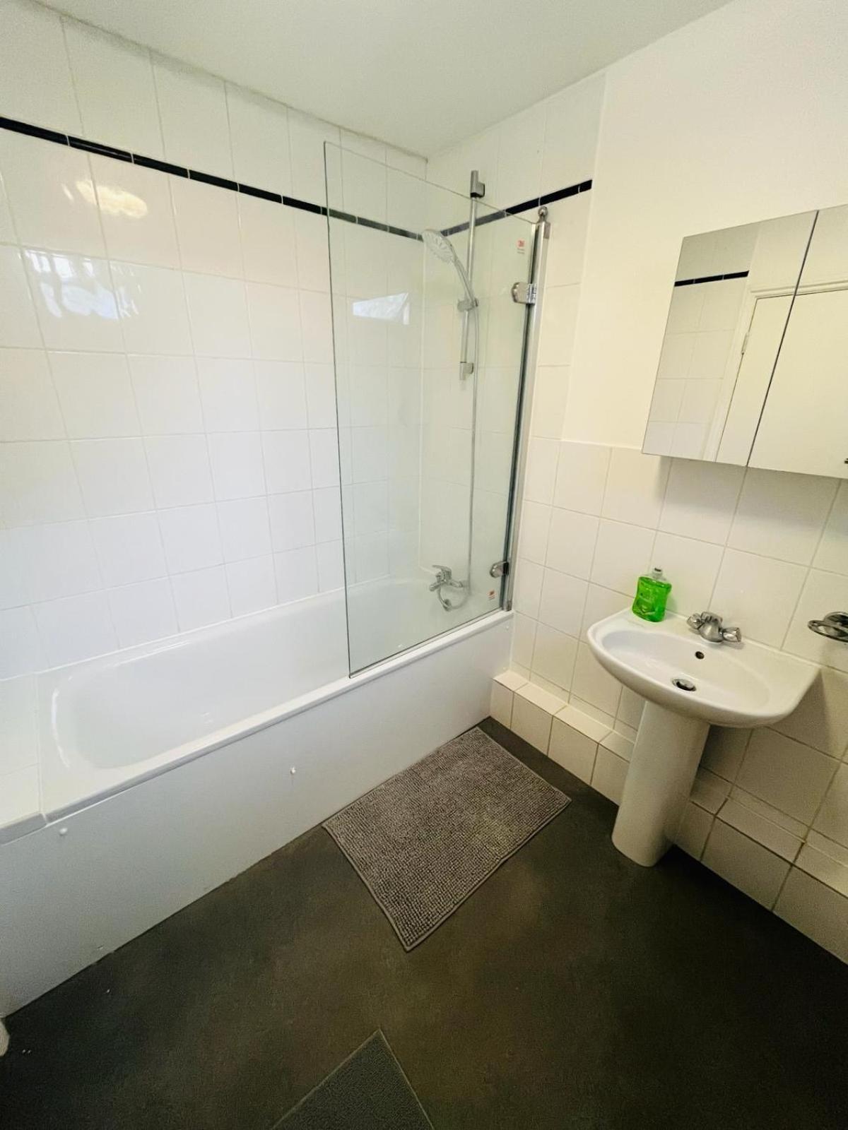 Homestay Guest 15 Minutes To London